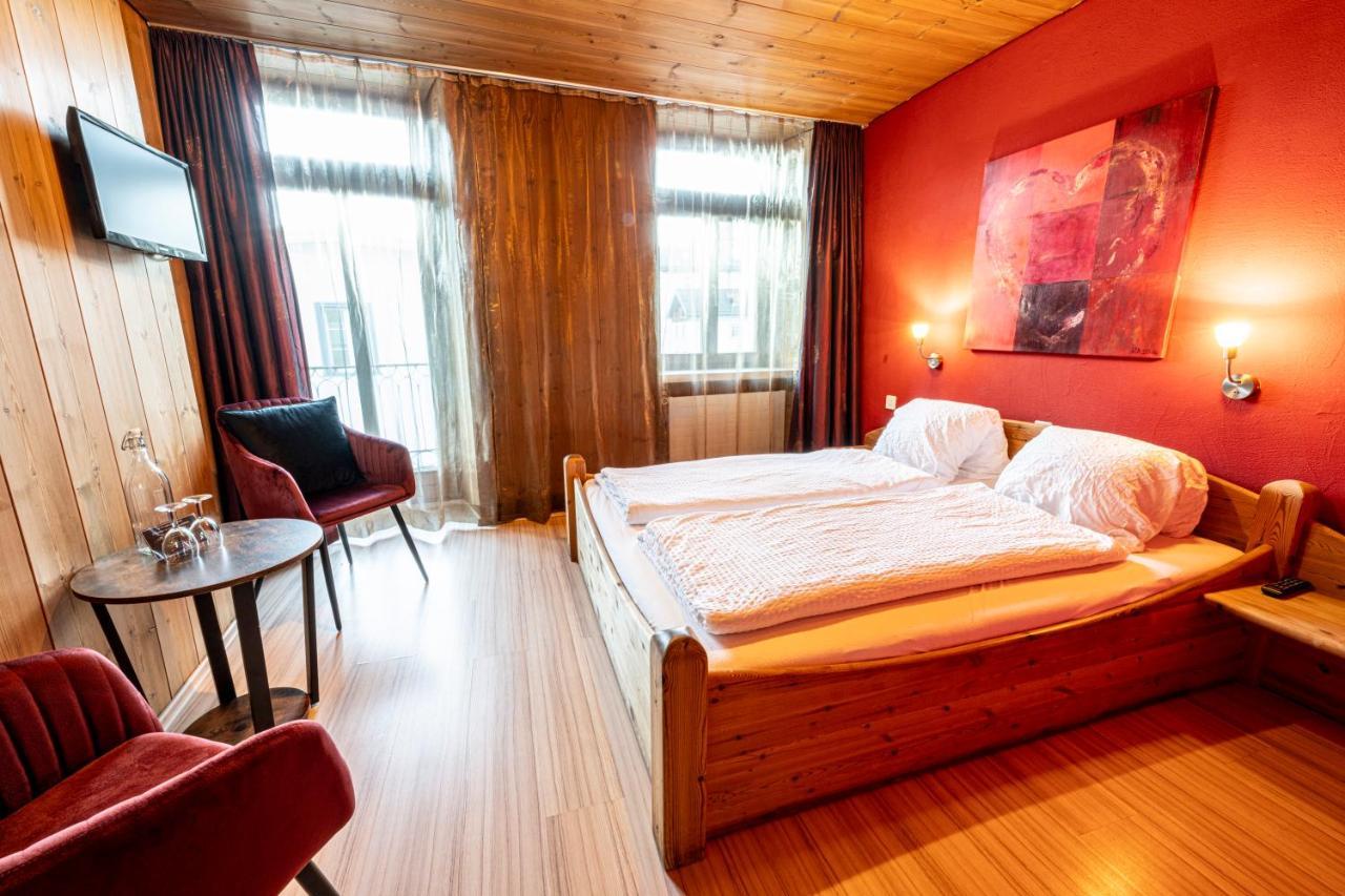 Curuna Hotel-Garni B&B Scuol Exterior photo
