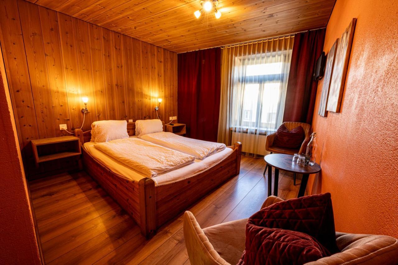 Curuna Hotel-Garni B&B Scuol Exterior photo