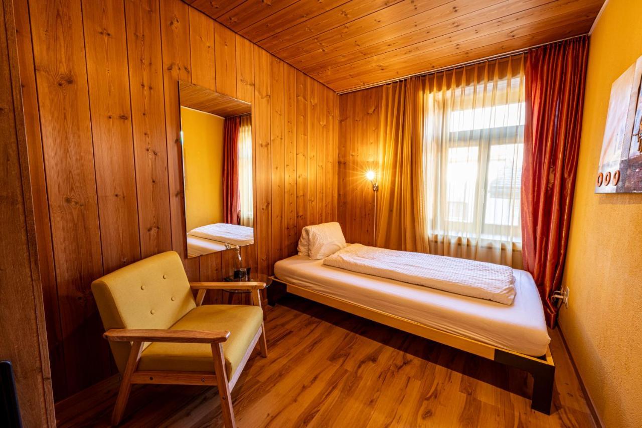Curuna Hotel-Garni B&B Scuol Exterior photo